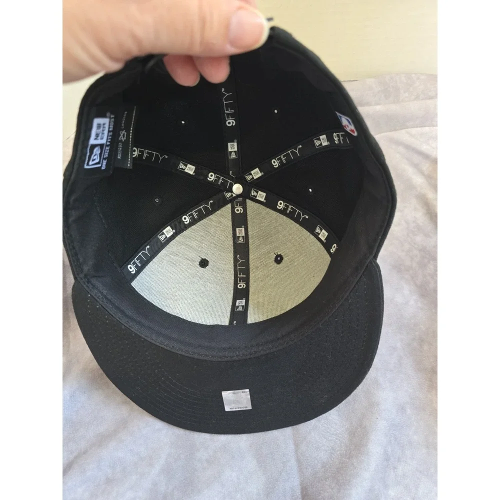 Los Angeles Lakers New Era 9FIFTY Snapback Hat Black White NBA Logo Cap Mens OS